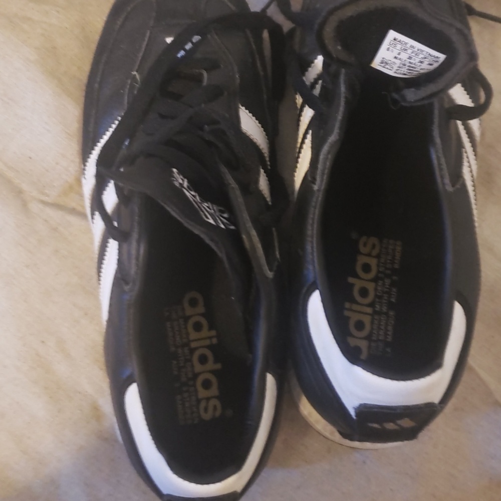 Sneakers - Picture 6 of 8